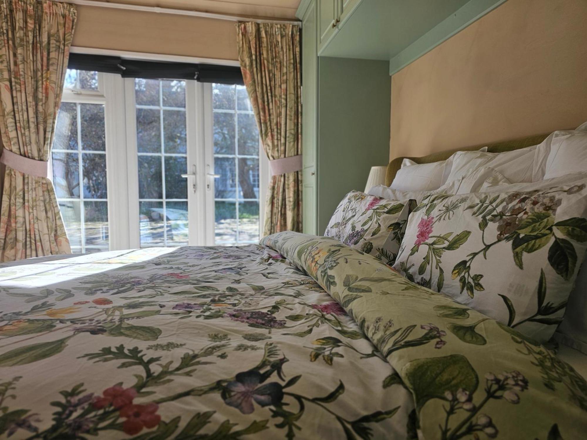 English Farmhouse Cottage Guildford Esterno foto